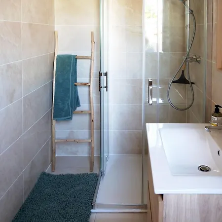 Apartment New 30m2 Near With Garden And Terrace